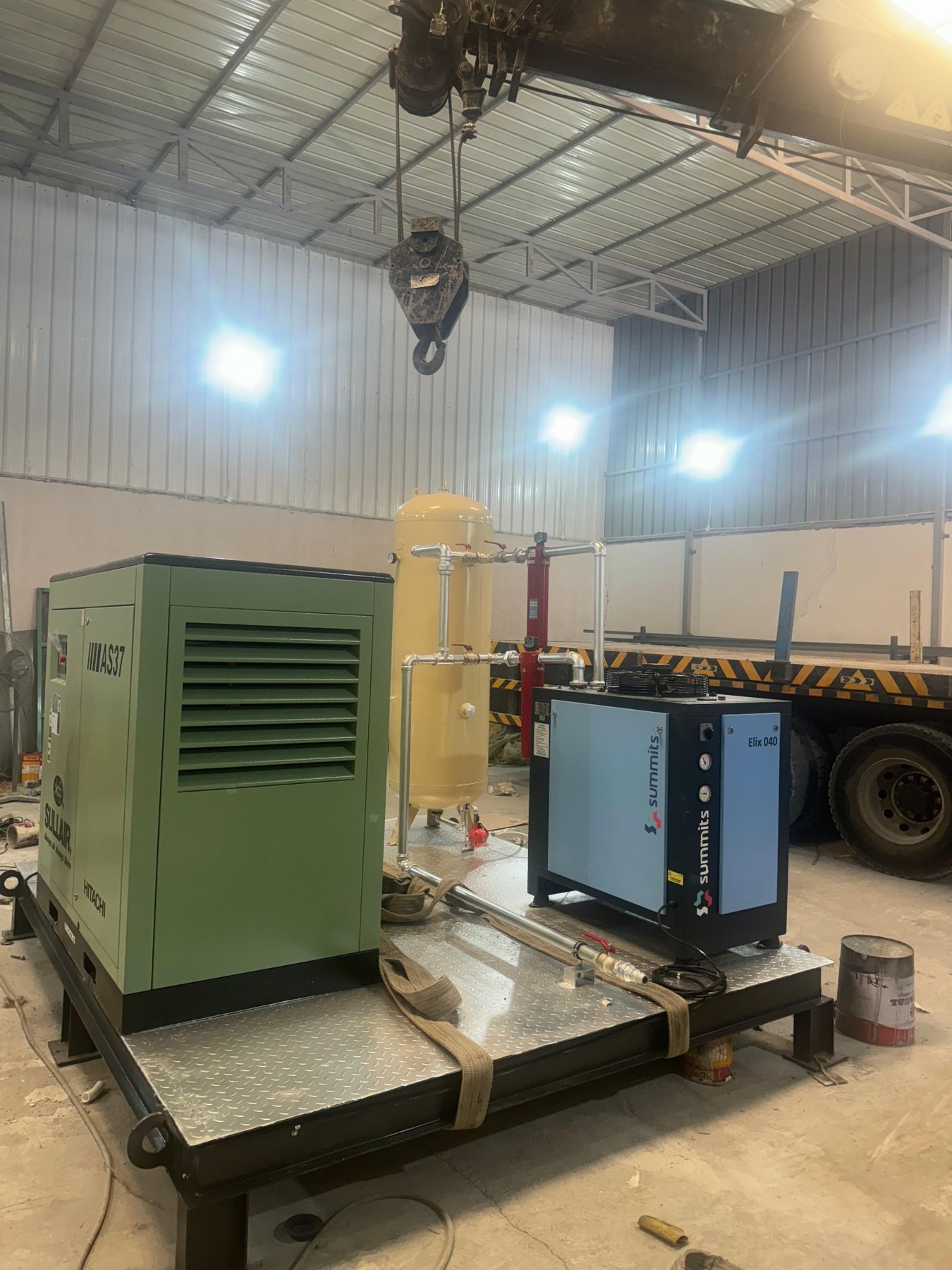 Industrial compressed-air package